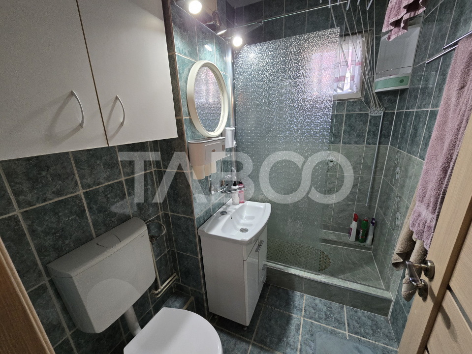Apartament decomandat 3 camere balcon pivnita lift Vasile Aaron Sibiu