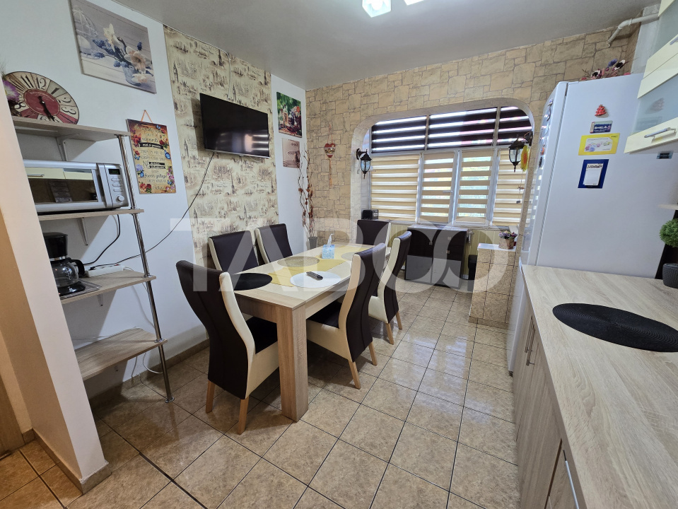 Apartament decomandat 3 camere balcon pivnita lift Vasile Aaron Sibiu