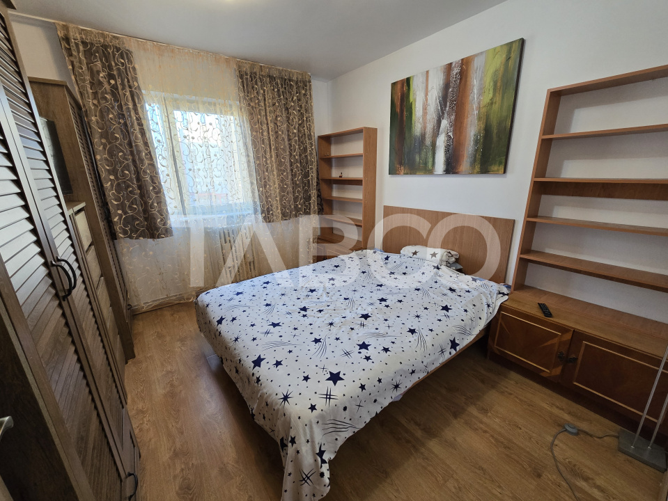 Apartament decomandat 3 camere balcon pivnita lift Vasile Aaron Sibiu