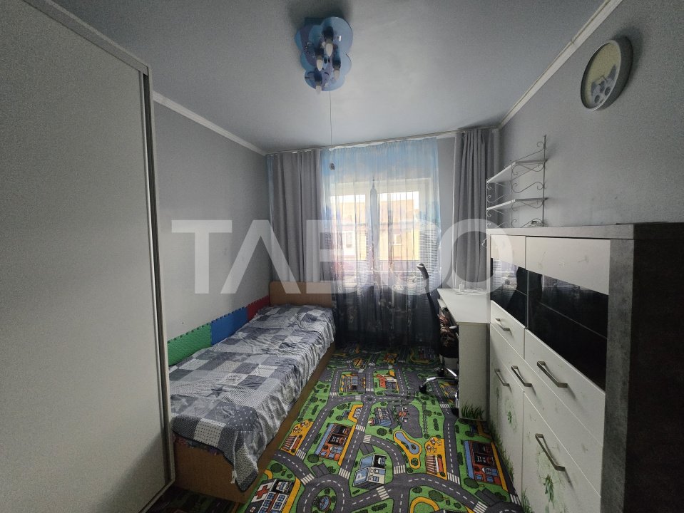 Apartament decomandat 3 camere de inchiriat 64 mp zona Strand Sibiu