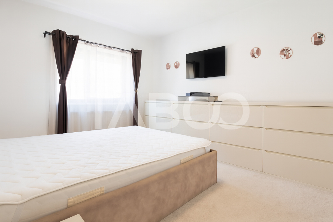 Apartament decomandat 3 camere loc de parcare pod cu echipamente sport