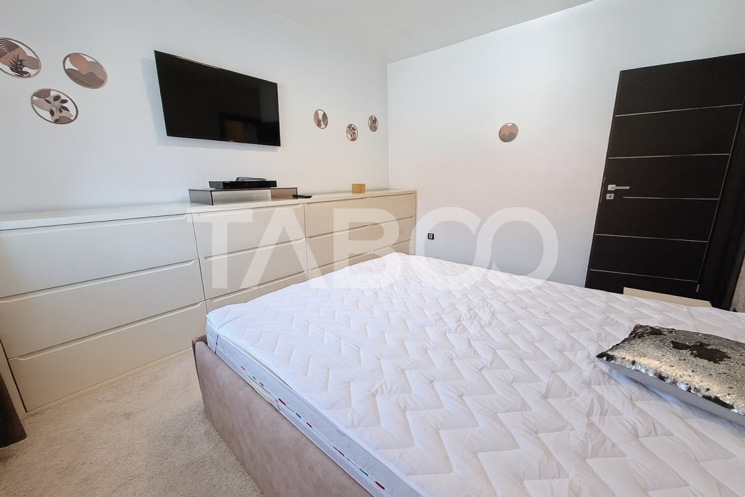 Apartament decomandat 3 camere loc de parcare pod cu echipamente sport