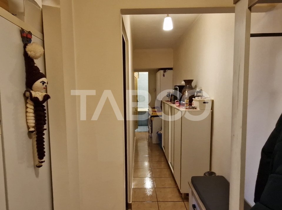 Apartament decomandat 36 mp utili 2 camere mobilat utilat Vasile Aaron