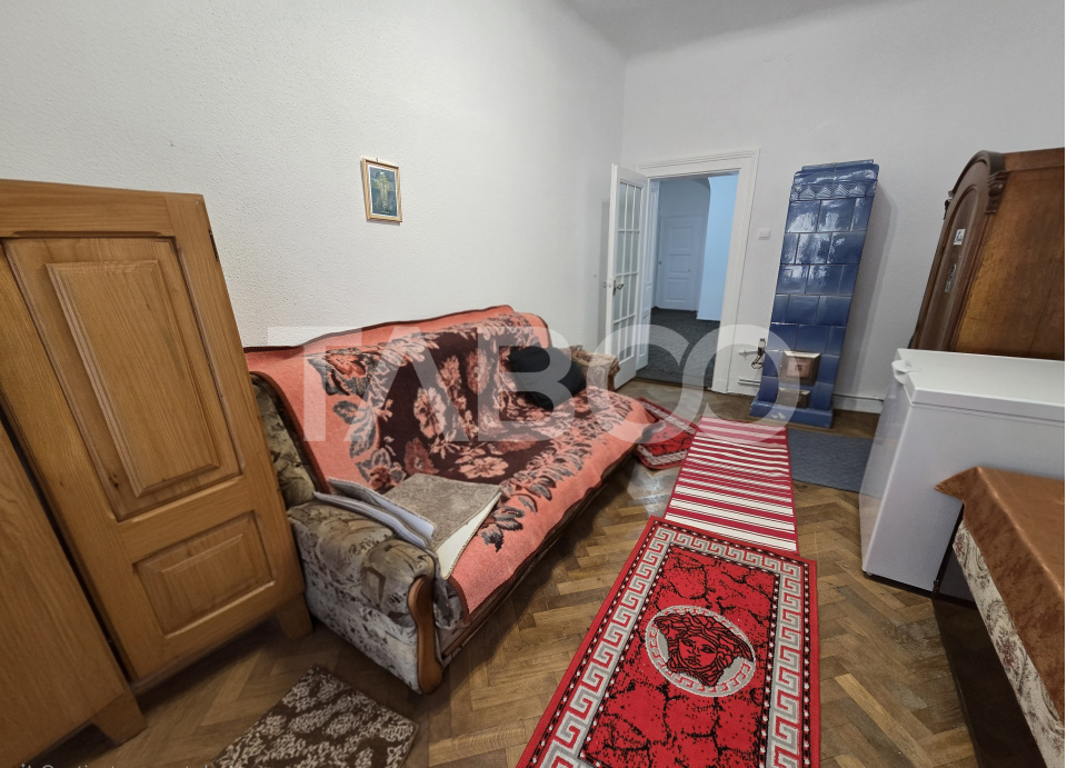 Apartament decomandat 4 camere 130mpu pivnita acces auto Orasul de Jos