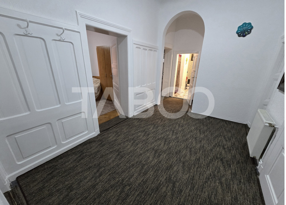 Apartament decomandat 4 camere 130mpu pivnita acces auto Orasul de Jos