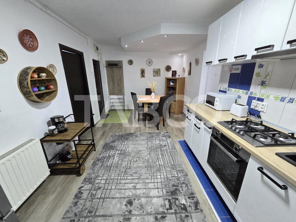 Apartament decomandat 70 utili balcon lift pivnita Vasile Aaron Sibiu in Sibiu - Negoveanu