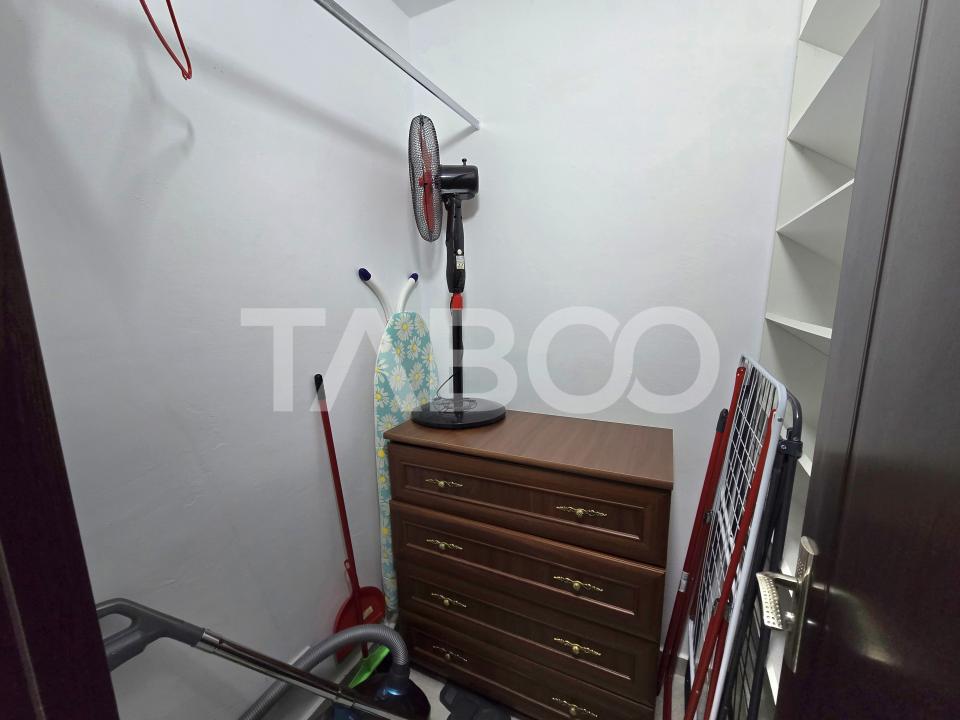 Apartament decomandat 70 utili balcon lift pivnita Vasile Aaron Sibiu