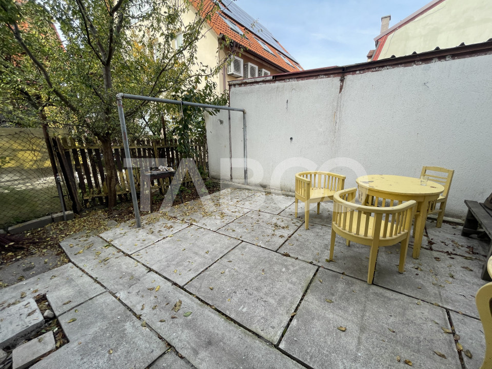 Apartament decomandat 93 utili curte proprie pivnita Sub Arini Sibiu