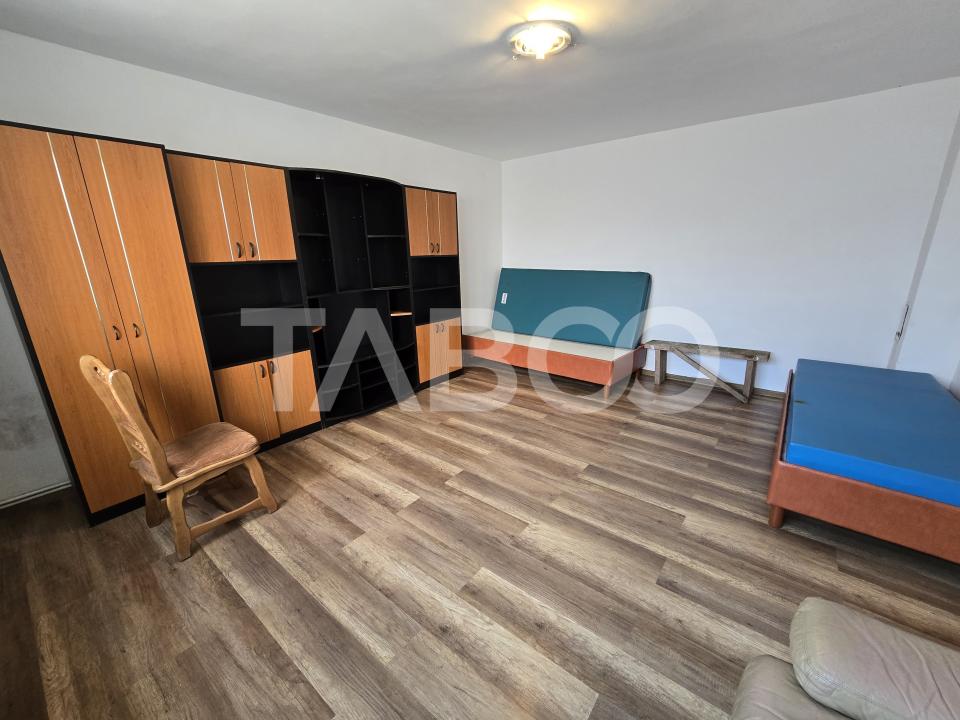 Apartament decomandat 93 utili curte proprie pivnita Sub Arini Sibiu