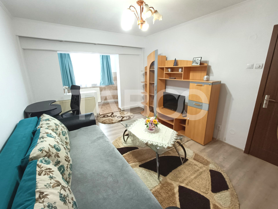 Apartament decomandat cu 2 camere bucatarie separata zona Sub Arini