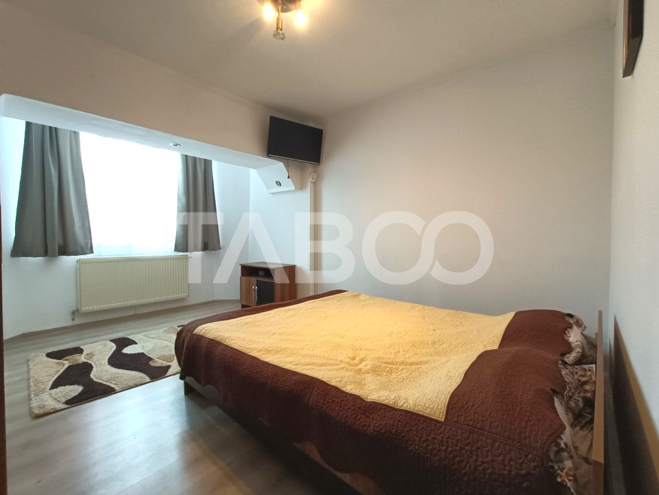 Apartament decomandat cu 2 camere bucatarie separata zona Sub Arini