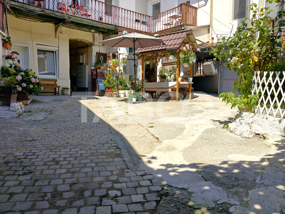 Apartament decomandat cu 2 camere si pivnita in Centrul Istoric Sibiu