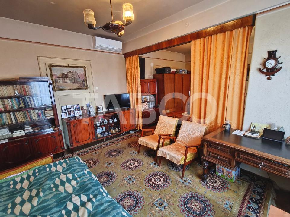 Apartament decomandat cu 3 camere pe strada Tribunei - Comision 0