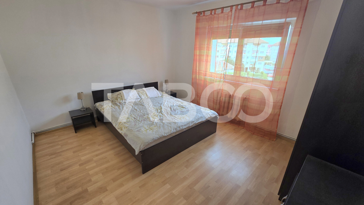 Apartament decomandat de inchiriat Terezian 2 camere etaj intermediar