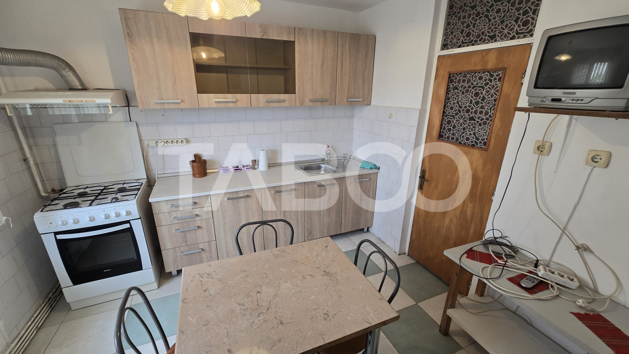 Apartament decomandat de inchiriat Terezian 2 camere etaj intermediar