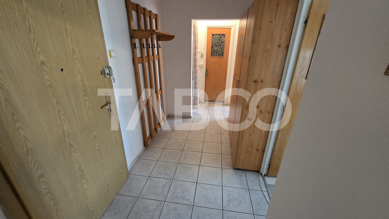 Apartament decomandat de inchiriat Terezian 2 camere etaj intermediar