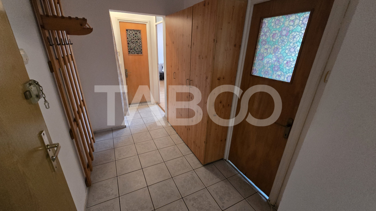 Apartament decomandat de inchiriat Terezian 2 camere etaj intermediar