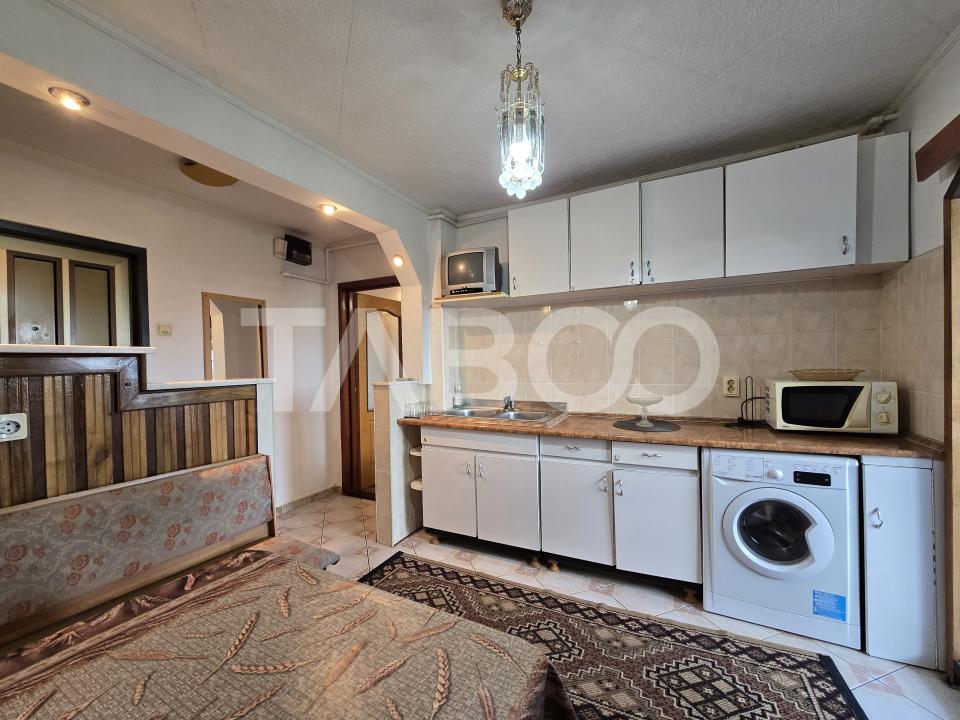 Apartament decomandat de vanzare 2 camere boxa pivnita Vasile Aaron