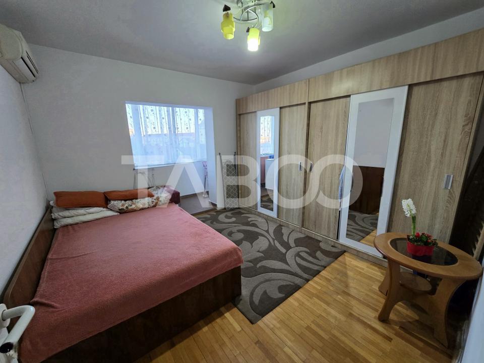 Apartament decomandat de vanzare 3 camere 2 bai pivnita Turnisor Sibiu