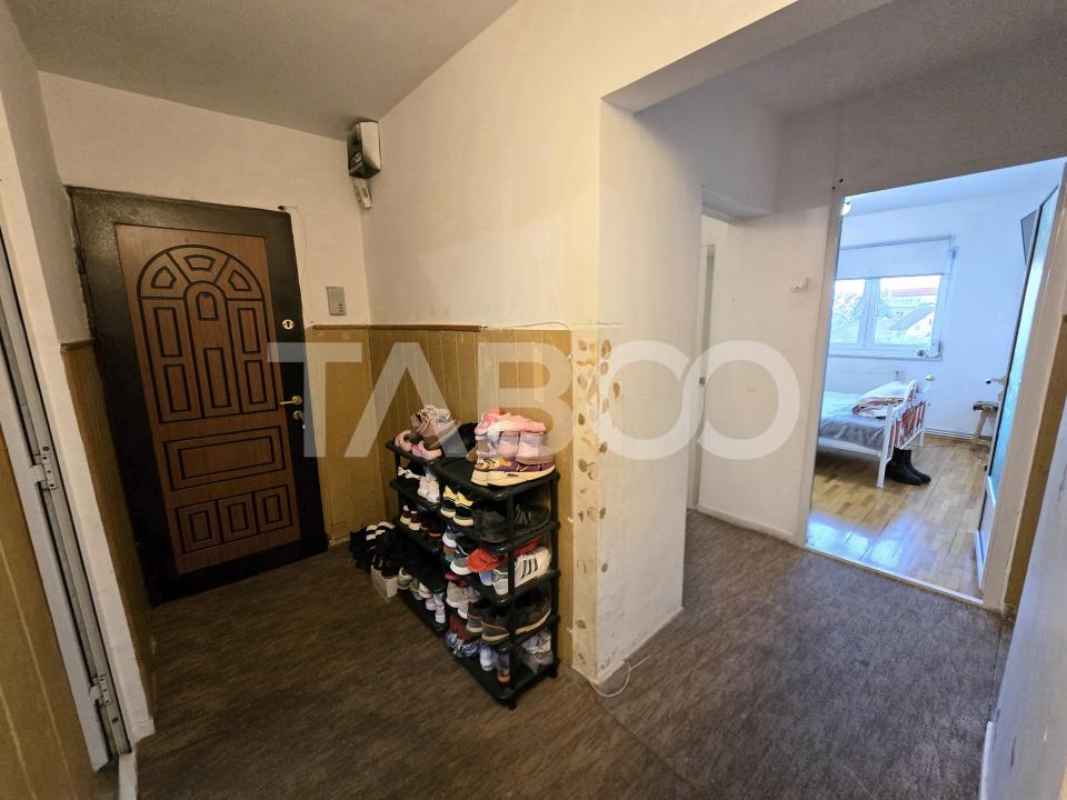 Apartament decomandat de vanzare 3 camere 2 bai pivnita Turnisor Sibiu