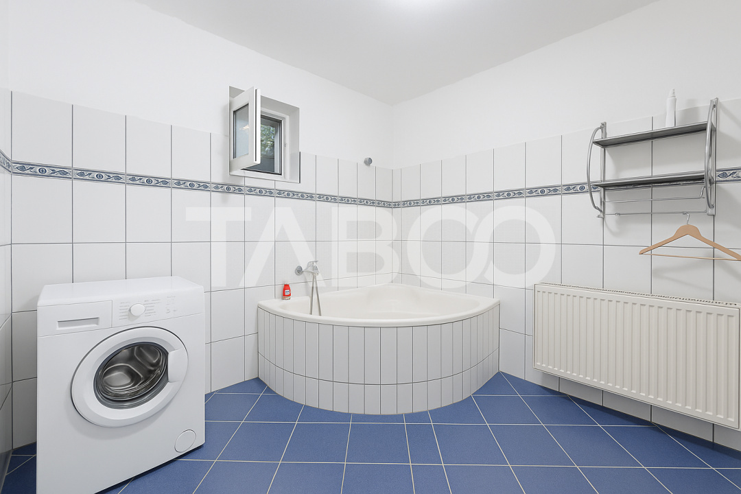 Apartament decomandat de vanzare 3 camere balcon parcare si curte