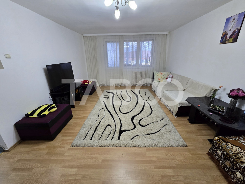 Apartament decomandat de vanzare 59 utili balcon pod zona Dioda Sibiu