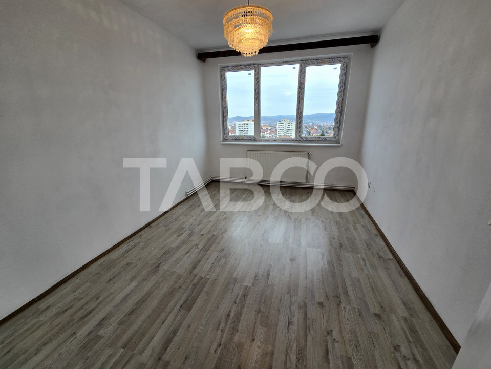 Apartament decomandat de vanzare cu 3 camere balcon zona Mihai Viteazu