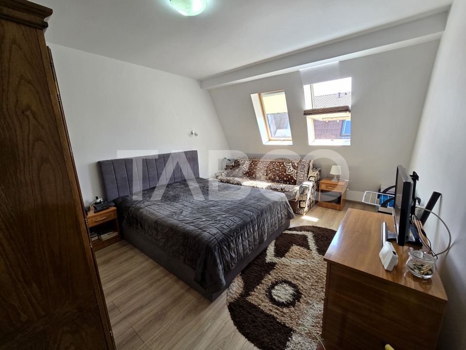 Apartament decomandat de vanzare mobilat 65 utili balcon parcare Sibiu