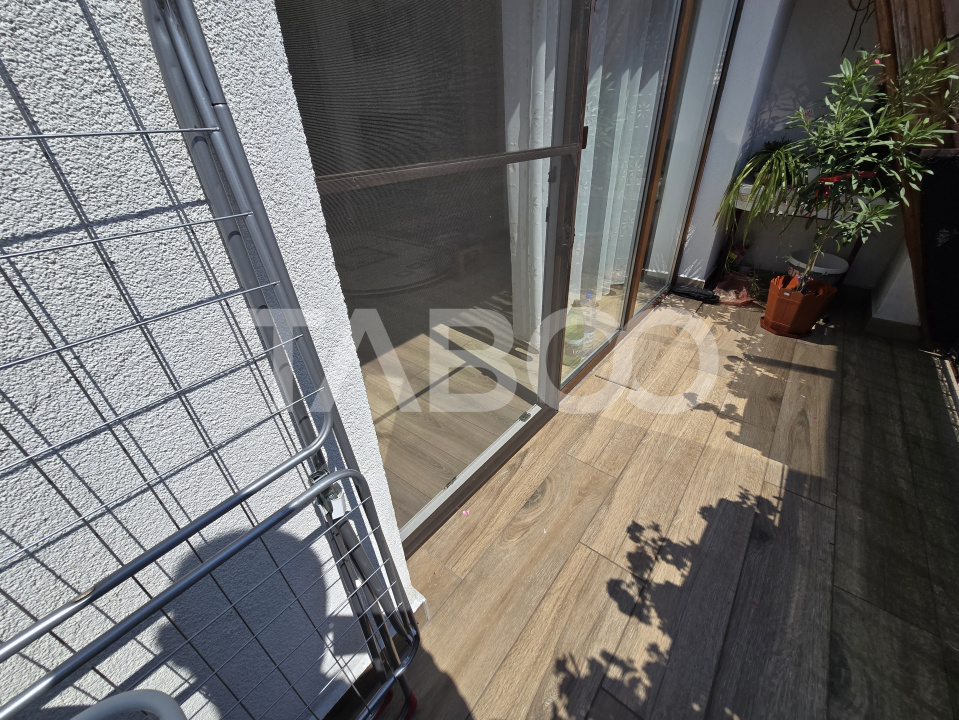 Apartament decomandat de vanzare mobilat 65 utili balcon parcare Sibiu