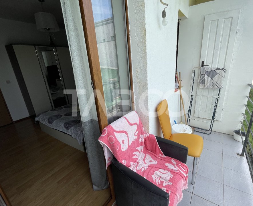 Apartament decomandat etaj 1 cu 2 camere 60 mpu balcon Selimbar