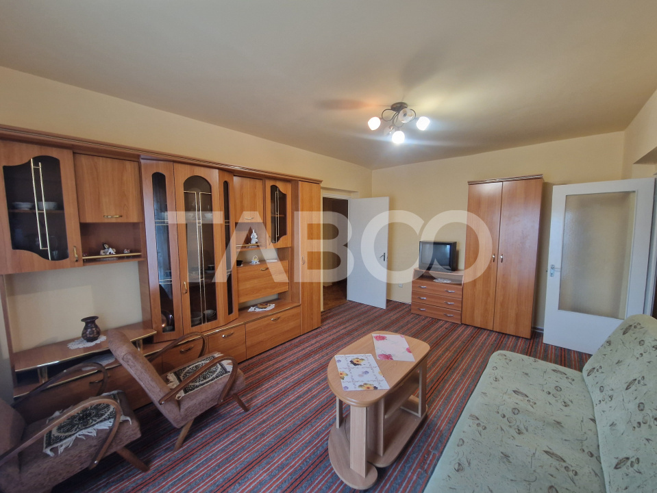Apartament etaj 2 intermediar 4 camere 2 bai 85 mp zona centrala Sibiu
