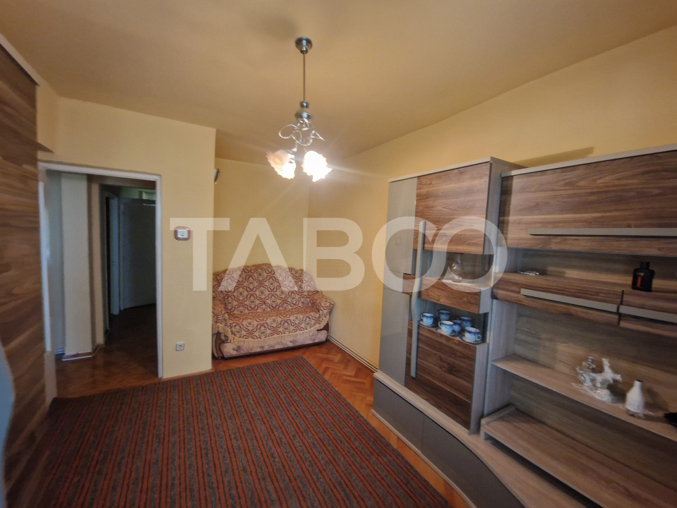 Apartament etaj 2 intermediar 4 camere 2 bai 85 mp zona centrala Sibiu