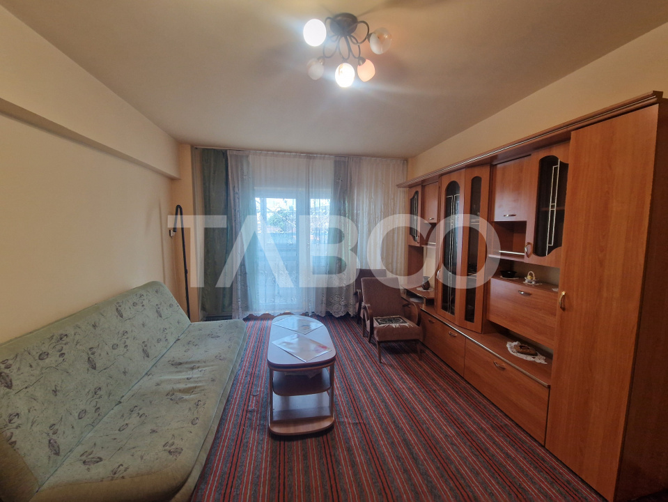 Apartament etaj 2 intermediar 4 camere 2 bai 85 mp zona centrala Sibiu