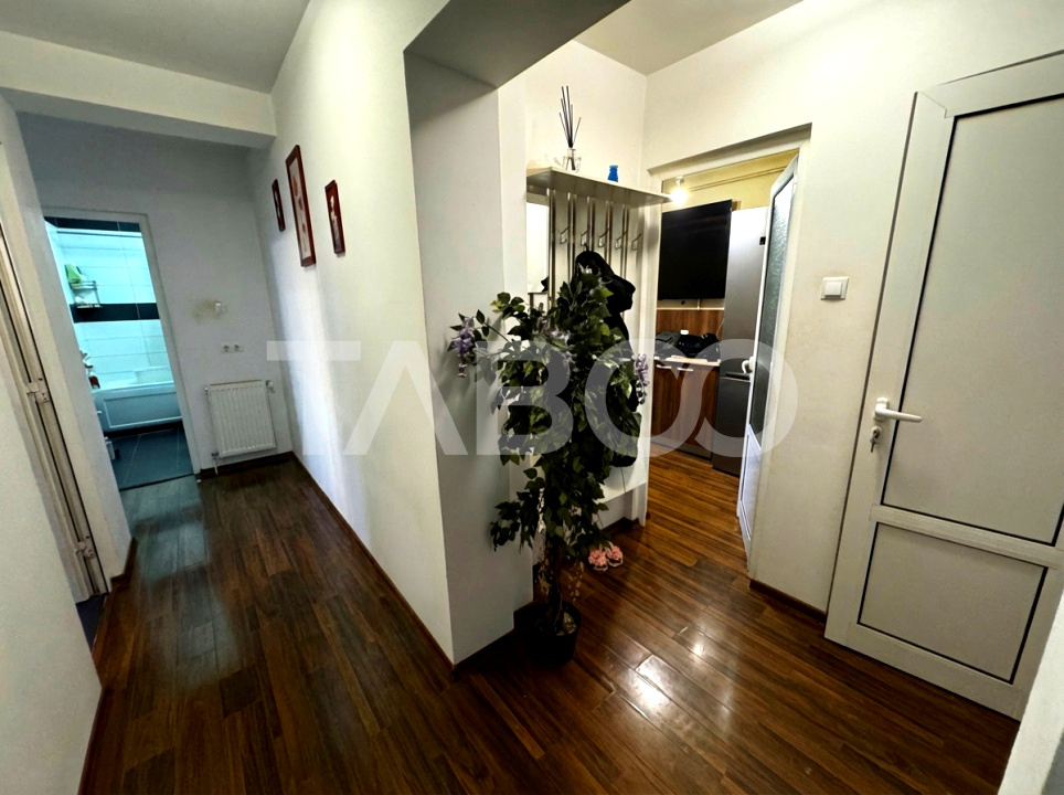 Apartament etaj 3 decomandat cu 3 camere 66 mpu pivnita Mihai Viteazul in Sibiu - Nicolae Iorga