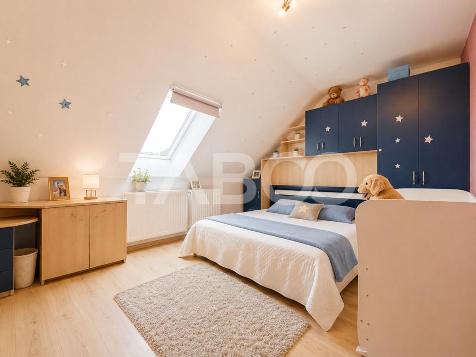 Apartament foarte spatios 3 camere balcon zona Cedonia
