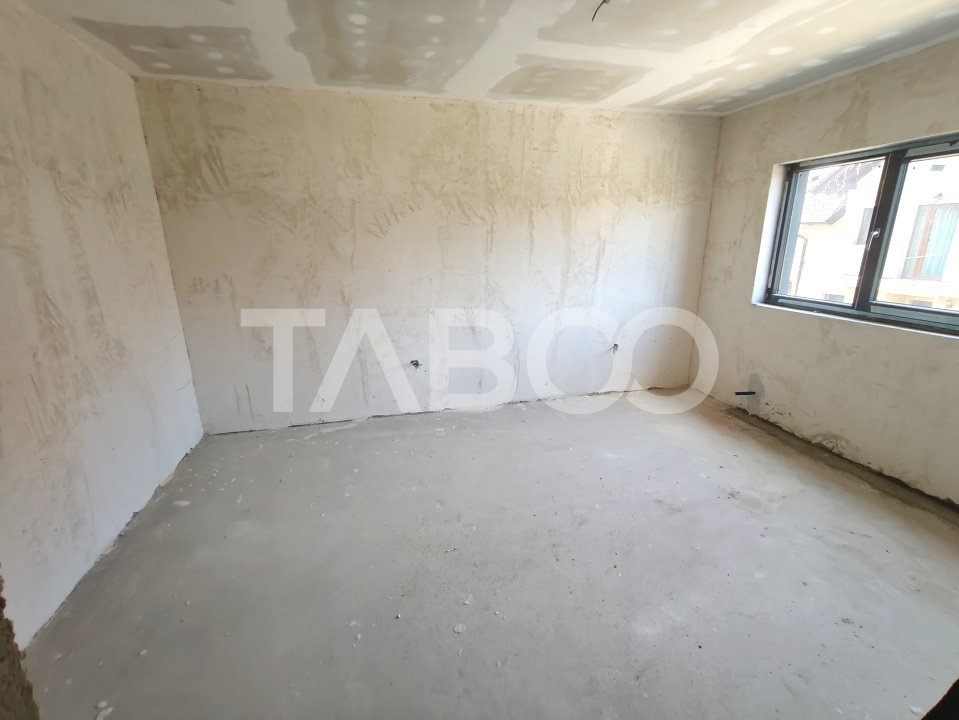 Apartament intabulat 3 camere balcon - etaj 1 - parcare - Comision 0