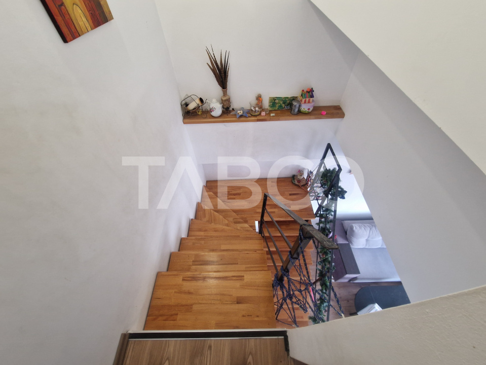 Apartament intabulat la mansarda 3 camere 65 mp balcon Turnisor