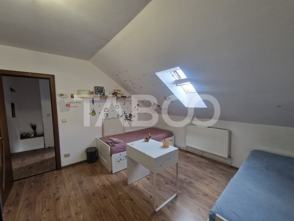 Apartament izolat la mansarda 3 camere 65 mp balcon Turnisor