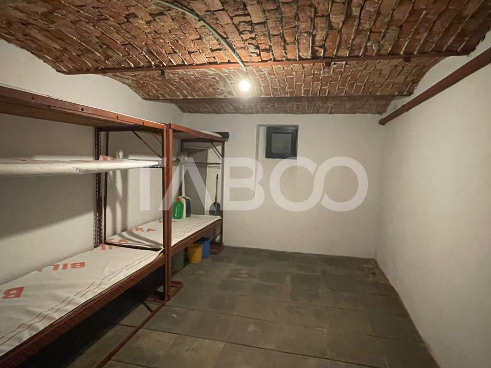 Apartament la casa 105 mpu cu pivnita si loc de parcare zona Centrala