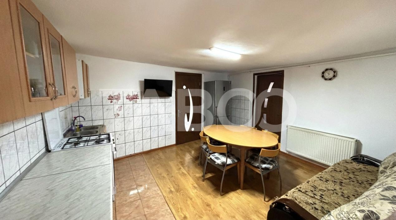 Apartament la casa 93 mp utili + pivnita Centrul Istoric