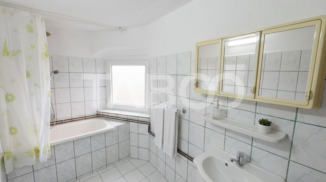 Apartament la casa 93 mp utili + pivnita Centrul Istoric