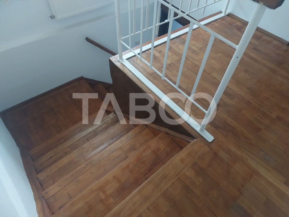 Apartament la casa 97 mpu 5 camere 2 bucatarii 3 bai gradina Cisnadie