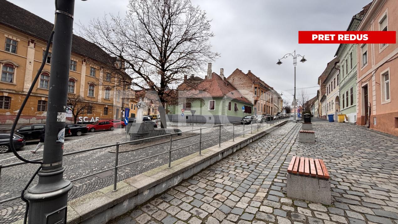 Apartament la casa + pivnita 93 mp utili Centrul Istoric