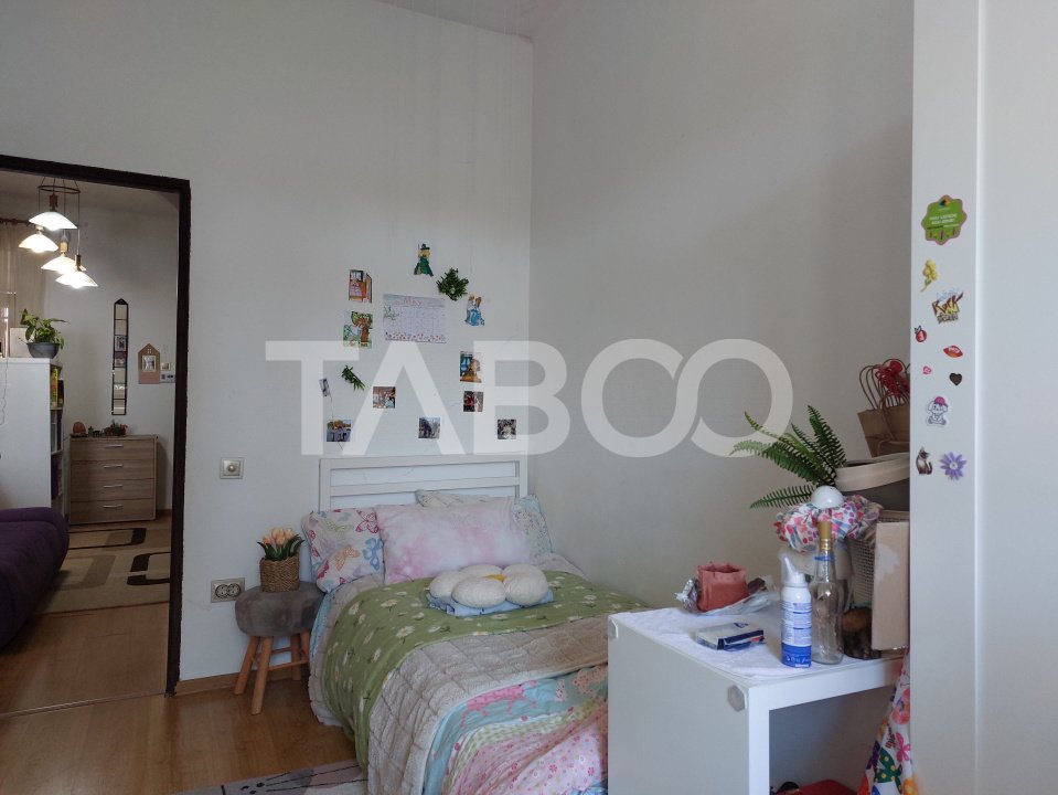 Apartament la curte 3 camere 59 mp pivnita gradina 60 mp Cisnadie