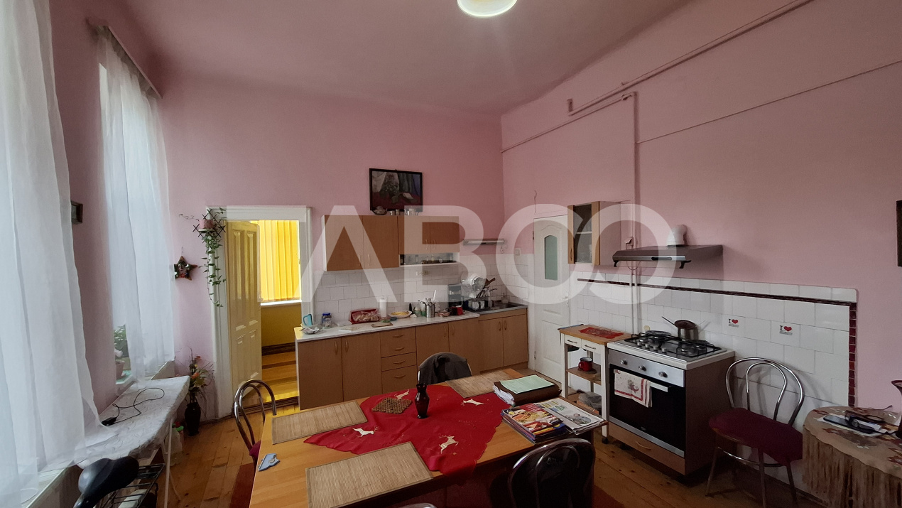 Apartament la vila 3 camere de vanzare 113 mp zona Ultracentral Sibiu