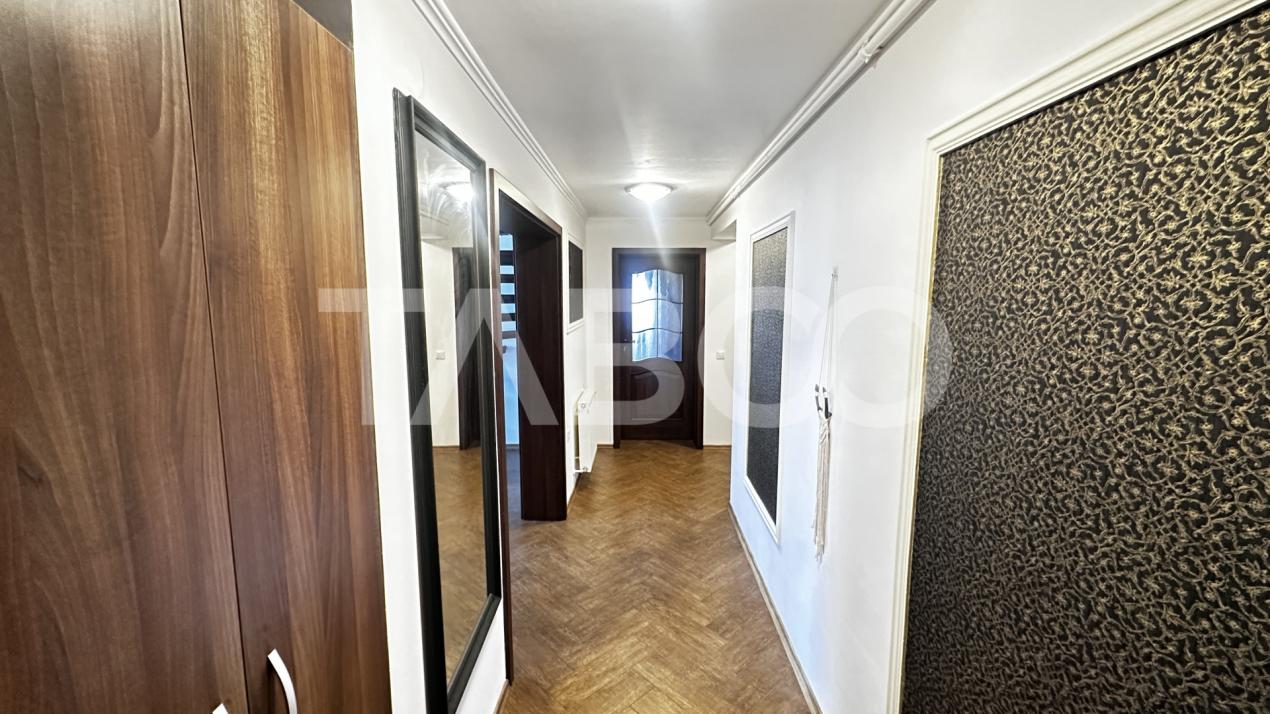 Apartament mobilat utilat 3 camere dressing loc parcare Mihai Viteazul