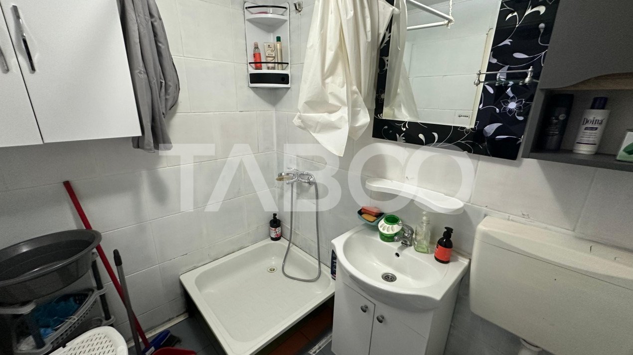 Apartament mobilat utilat 51 mpu zona Vasile Aaron Sibiu  
