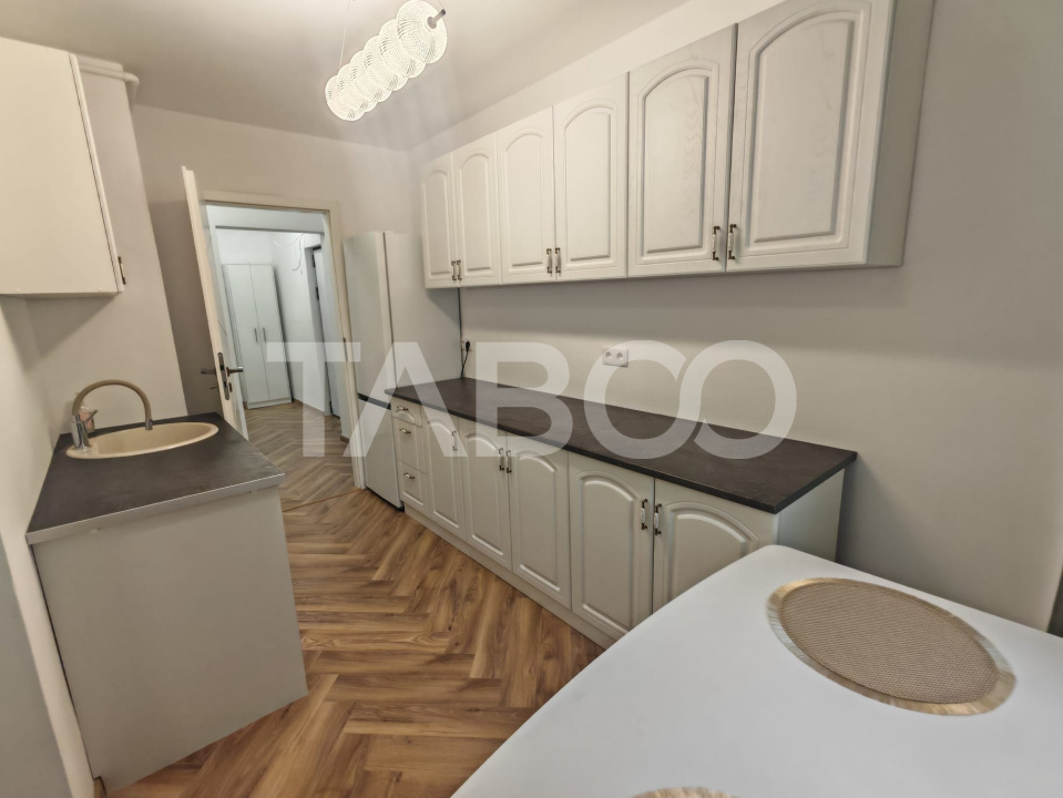 Apartament modern de inchiriat cu 3 camere 2 bai etaj 2 Sub Arini