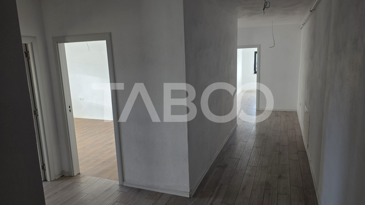 Apartament nou decomandat cu 3 camere de vanzare in Sebes
