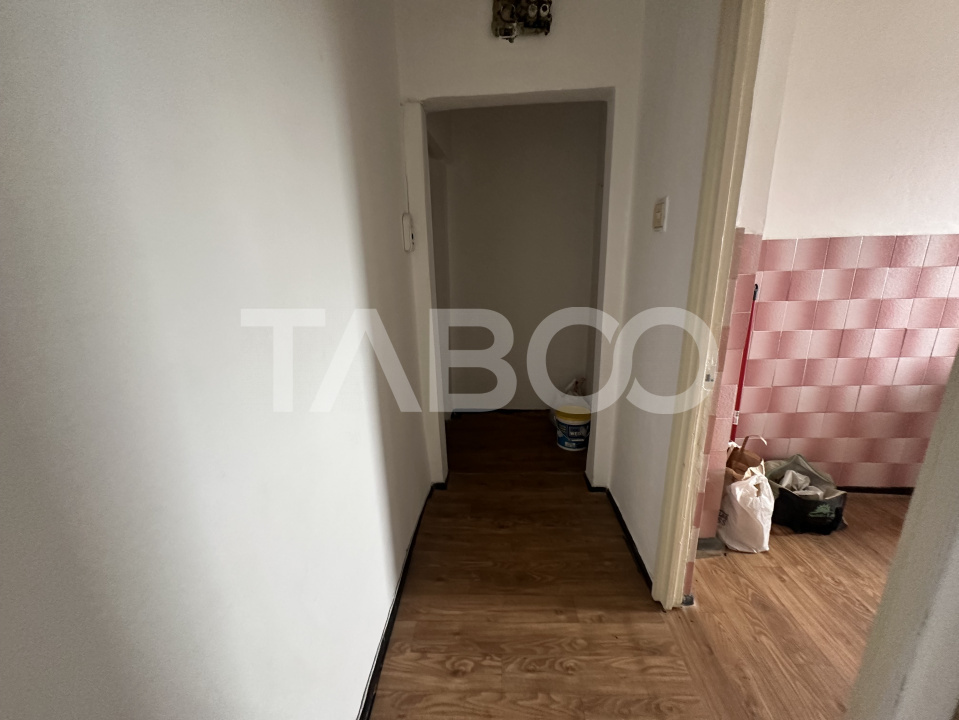 Apartament semidecomandat 2 camere 40 mpu cu priveliste spre Munte